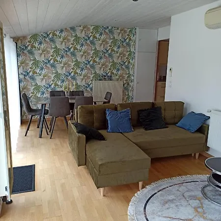 Semesterbostad Jura - Maison De Village Entiere Avec Piscine Rotalier