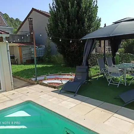 Semesterbostad Jura - Maison De Village Entiere Avec Piscine *
