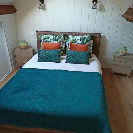 Jura - Maison De Village Entiere Avec Piscine Дом отдыха